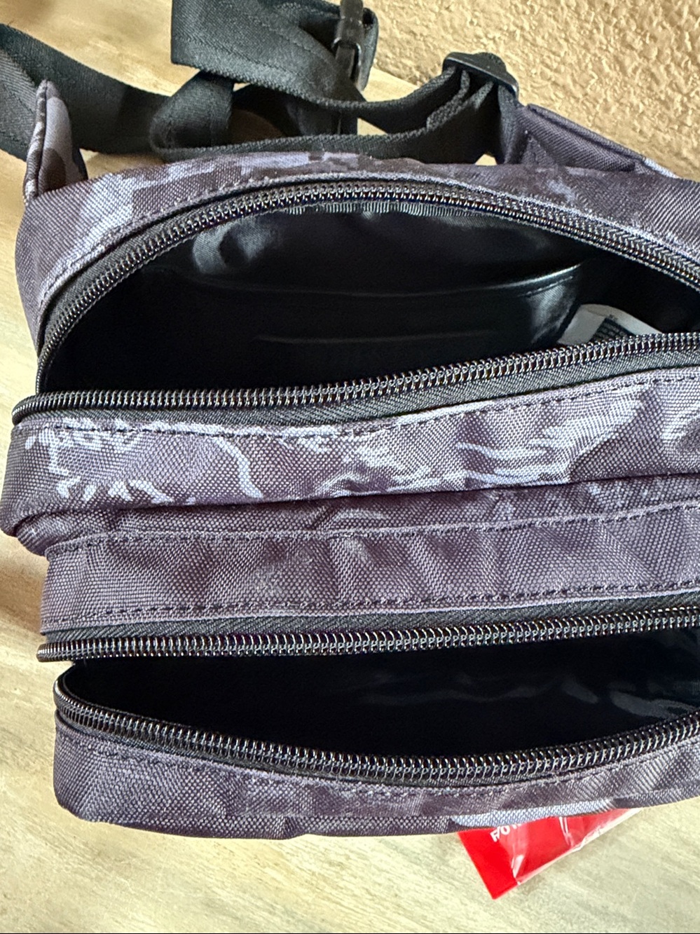 Diesel waist bag . Adjustable . Dbl compartment Navy Camo. NEW with tags - Picture 7 of 9